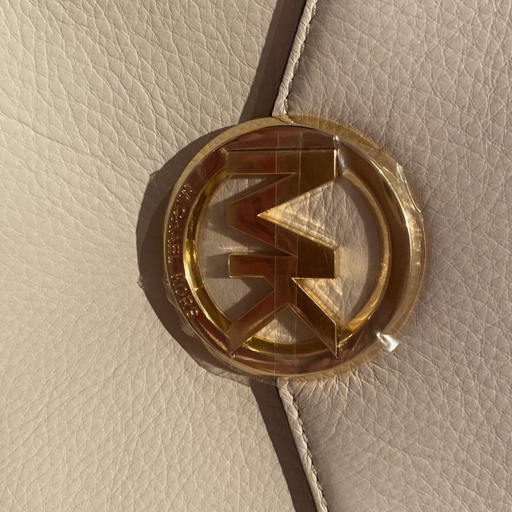 NWT. Michael Kors Purse - Picture 2 of 4